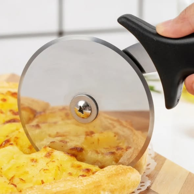 Pizza cutter