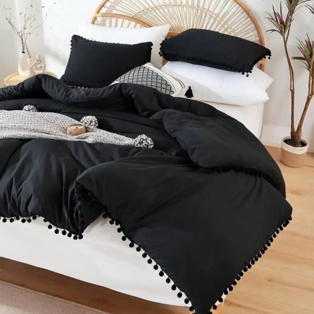 Pom-Pom Laced Design Duvet cover set