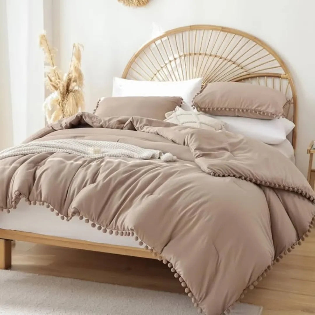 Pom-Pom Laced Design Duvet cover set