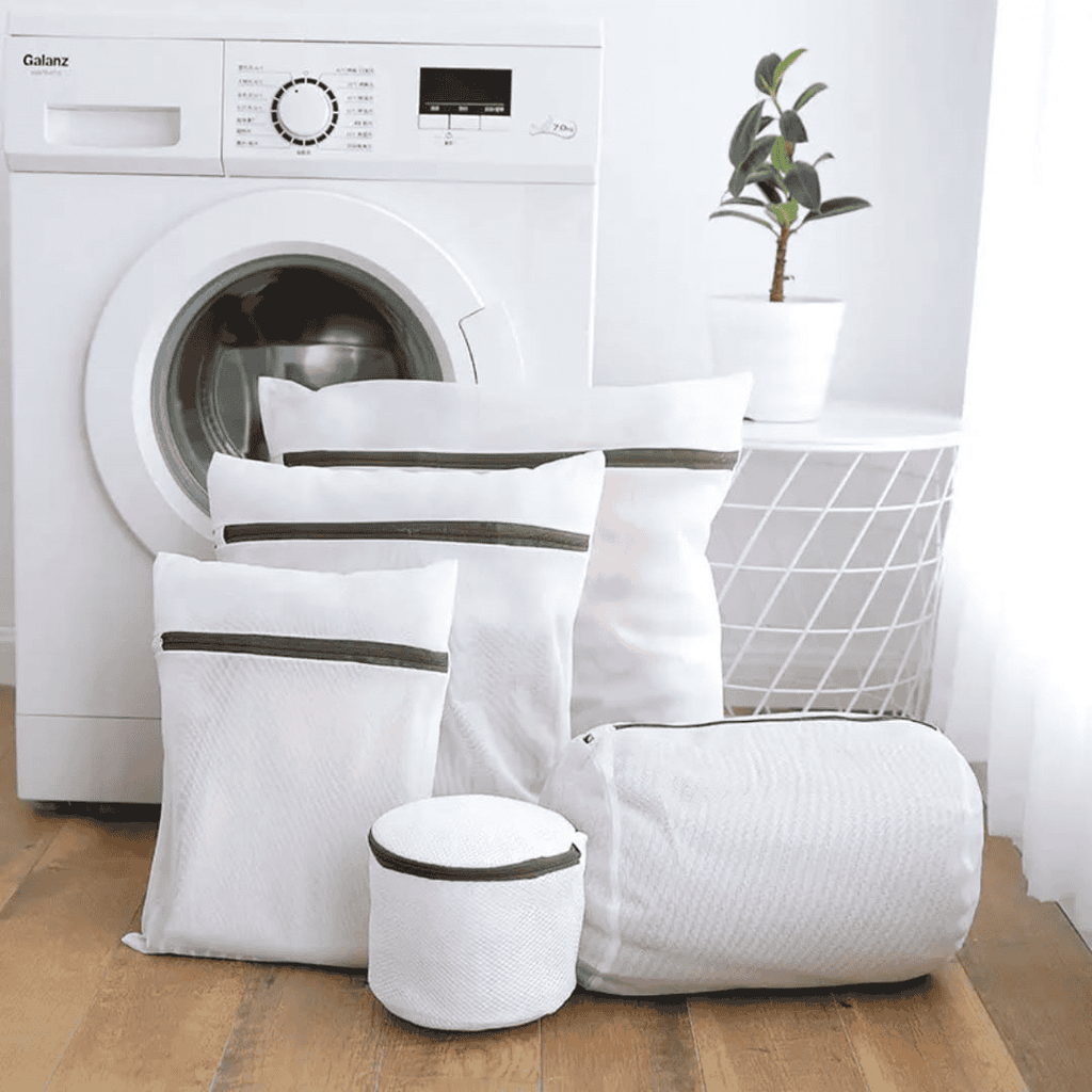 Laundry Mesh Bags with Grey Zipper