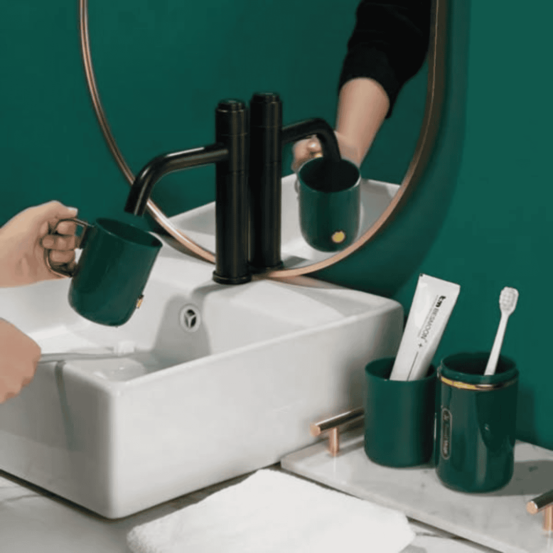 Portable Travel Toothbrush Storage Case
