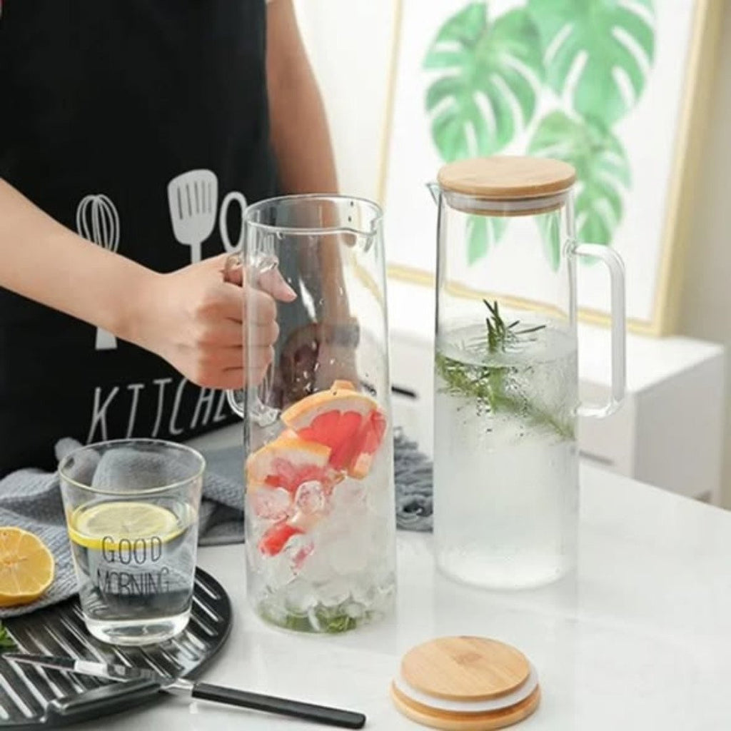 Heat resistant glass jug with an Airtight bamboo lid