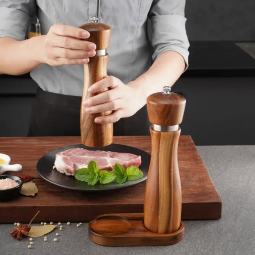 Wooden portable spice pepper grinder