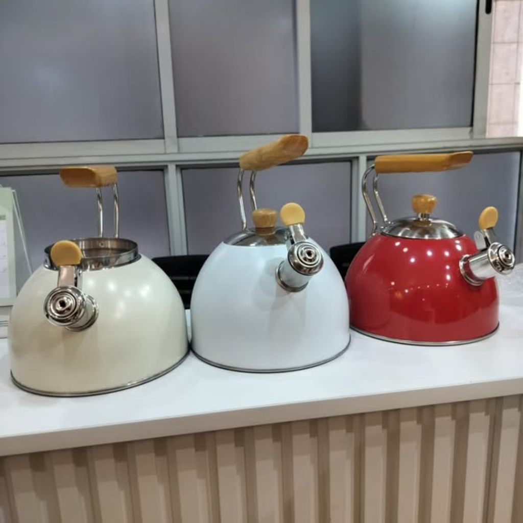 2.5L Retro Style Stainless Steel Whistling Kettle