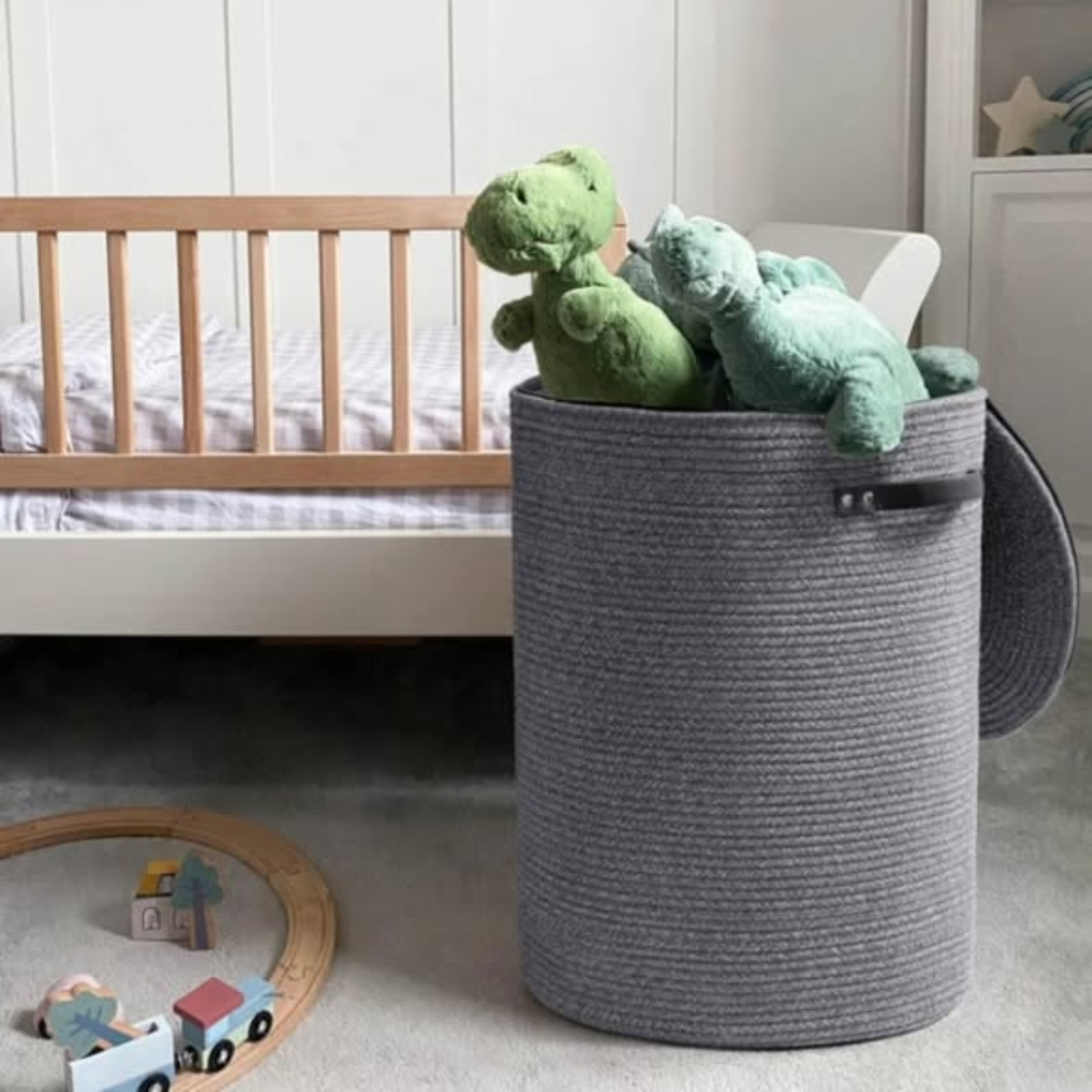 Wooven decorative basket with Lid