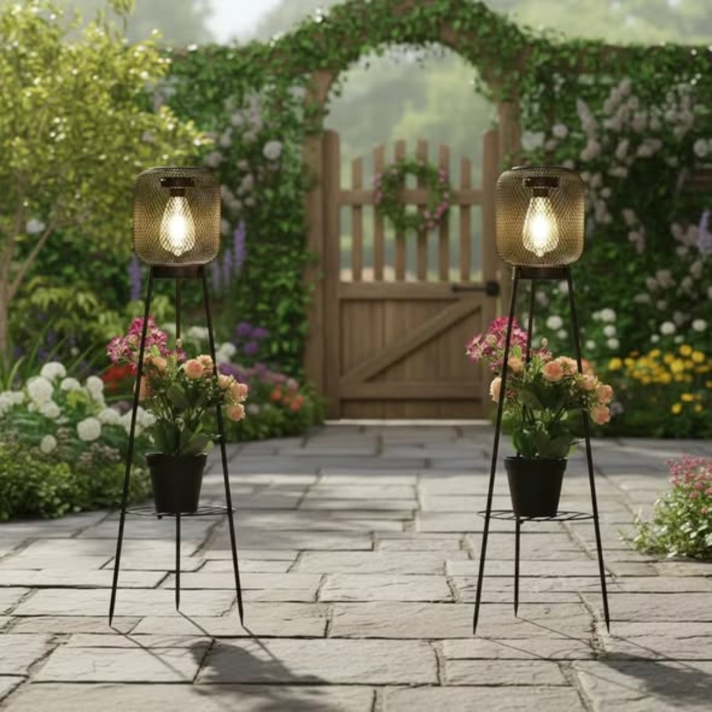 Solar Outdoor Garden / Patio Lantern