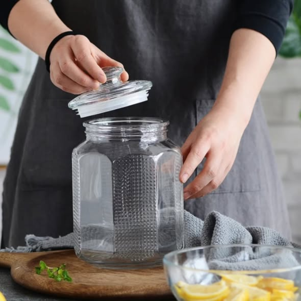 Airtight storage/cookie jar