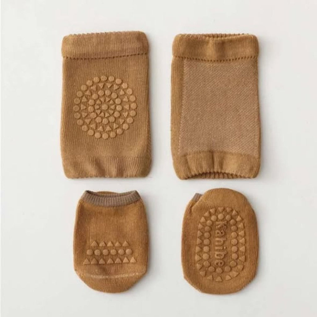 Prewalker socks with knee protector