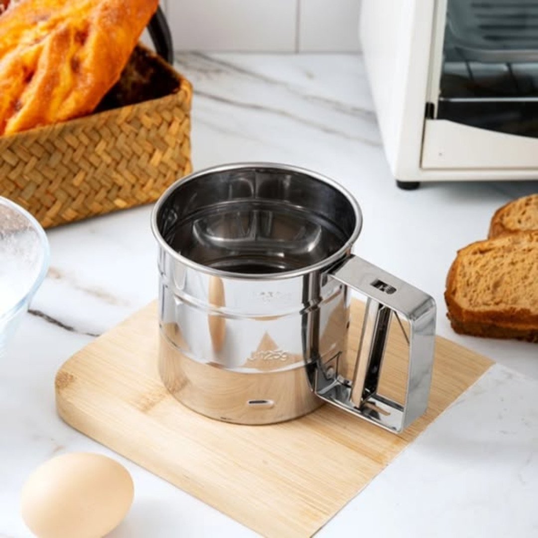 Handheld stainless steel flour sieve