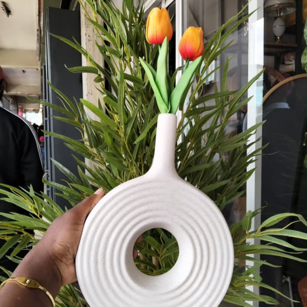 DECORATIVE MODERN ROUND ELEGANT WHITE CERAMIC VASE