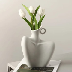 Collarbone Statement vase