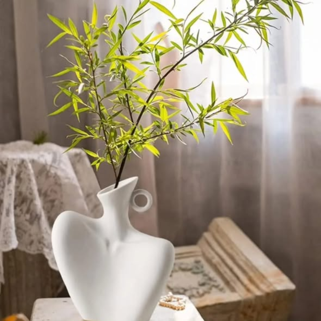 Collarbone Statement vase