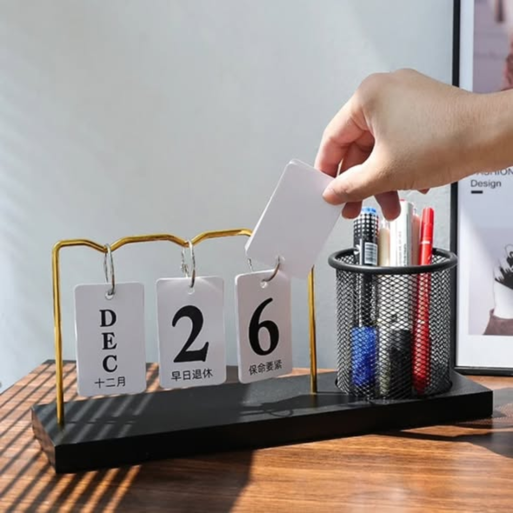 Luxe Desk Calendar and Pen Holder