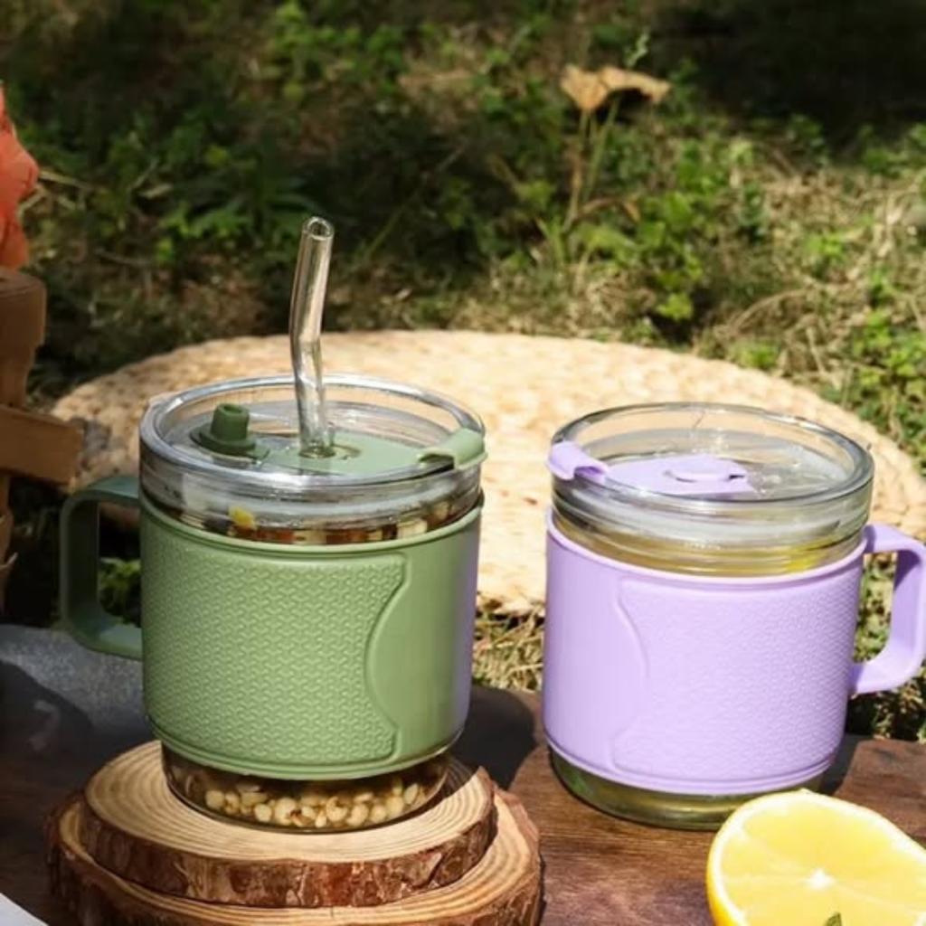 Glass cup with insulated body