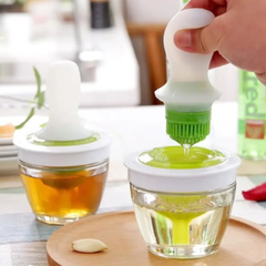 Heat resistant silicone oil brush