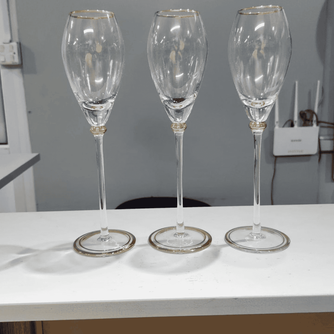 6-piece Long Wine Glasses with Gold Rim set
