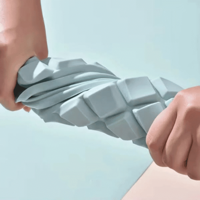 Multi-Colored 24 Grid Silicone Ice Cube Tray with Lid