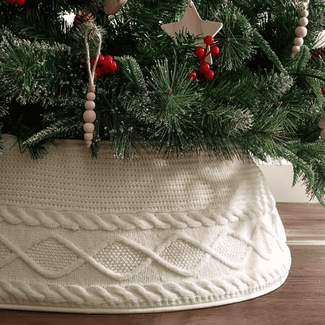 Beautifully Knitted Christmas Tree Collar