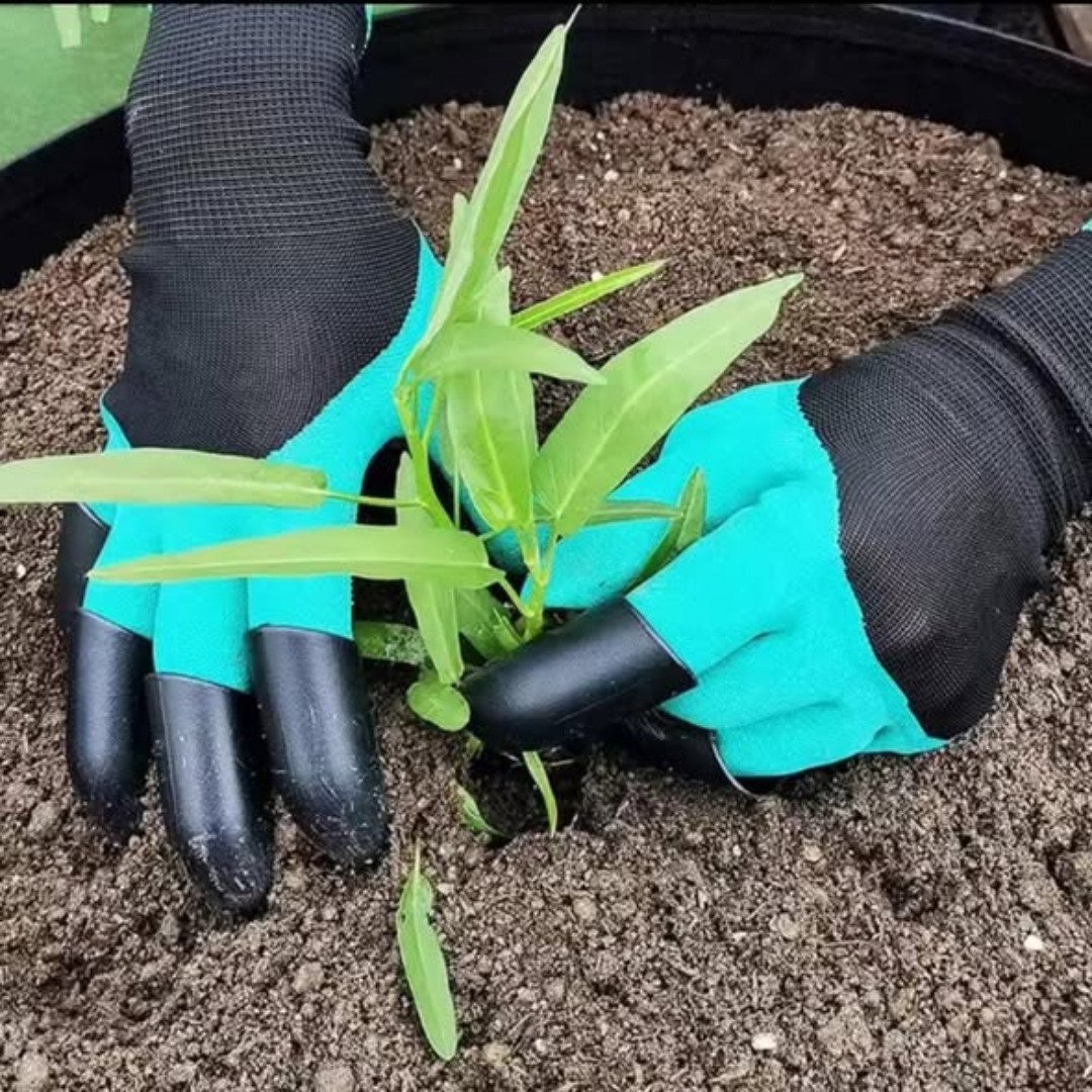 Gardening gloves with claws
