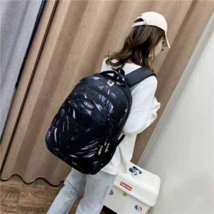 Geometric pattern school bag