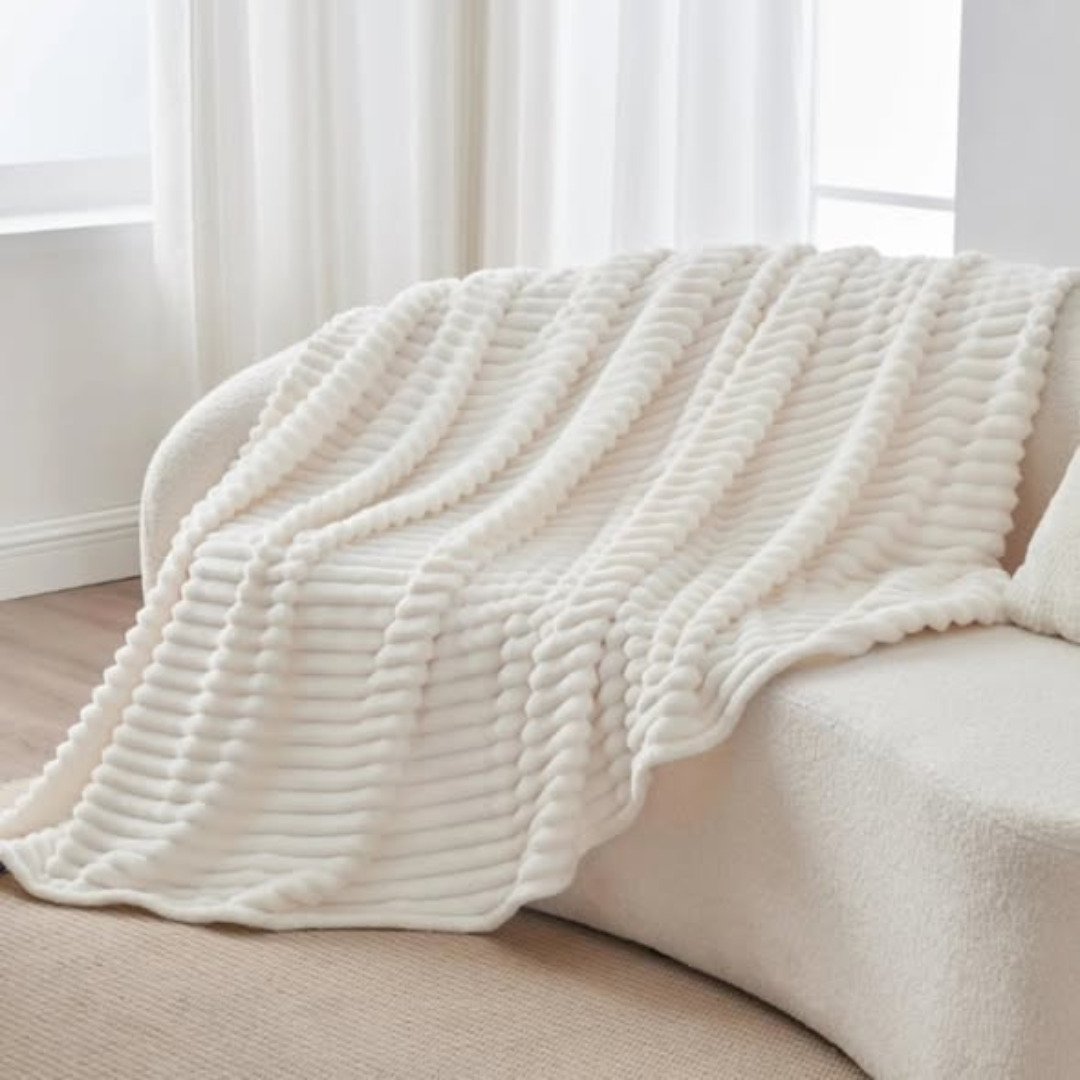 Double sided cozy throw blanket