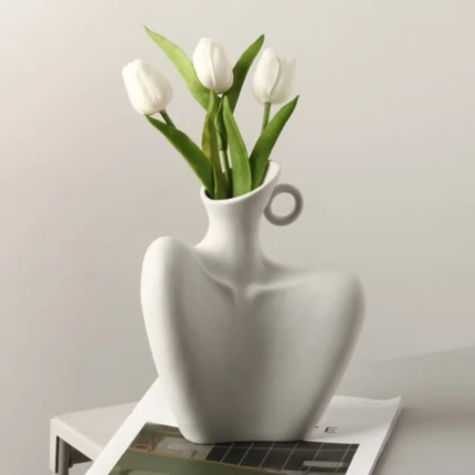 Collarbone Statement vase