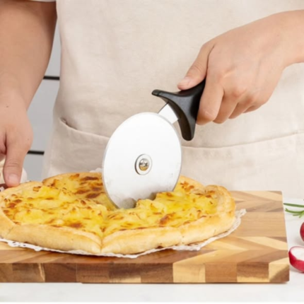 Pizza cutter