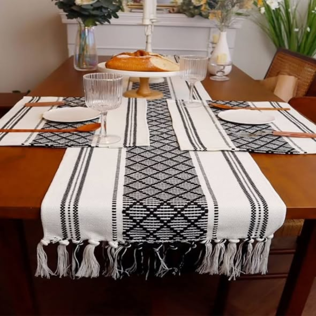 Table Runner with Mats
