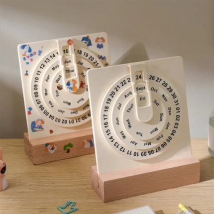 Minimal Rotating Desk Calendar