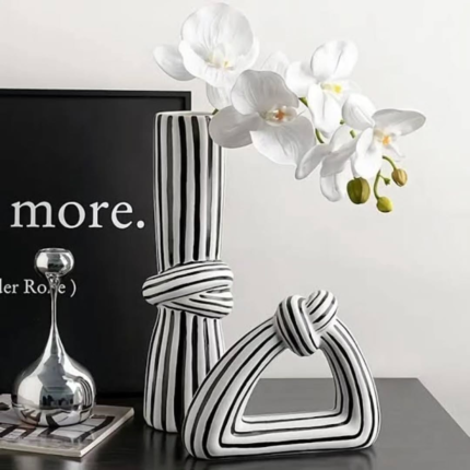Monochrome Knot Vase Set